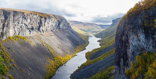 13:00 – 16:30 Privat guidet tur til Alta Canyon og demningen